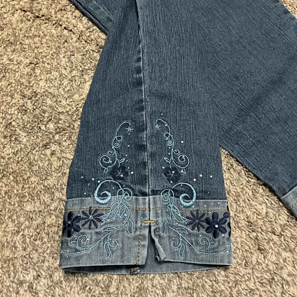 COS embroidered denim capris. Size 4 - Picture 3 of 5